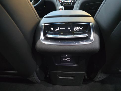 Used 2023 Cadillac XT6 Sport w/ Platinum Package image 38