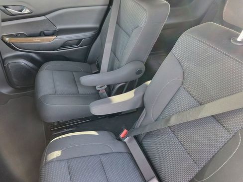 Used 2021 GMC Acadia SLE w/ Driver Convenience Package image 26