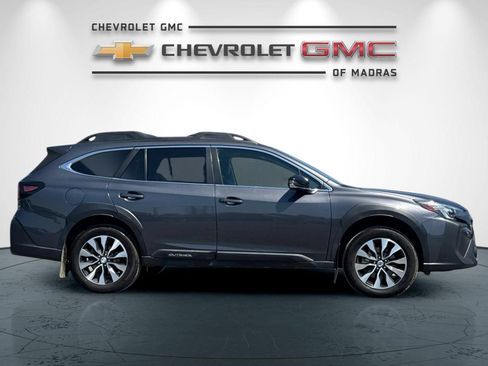 Used 2023 Subaru Outback Limited AWD/4WD image 2