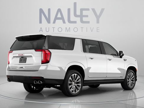 Used 2022 GMC Yukon XL Denali w/ Denali Premium Package RWD image 3
