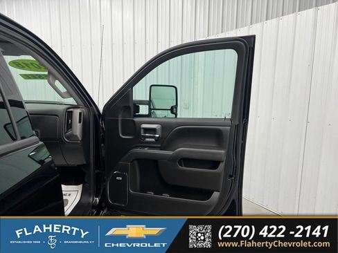 Used 2018 GMC Sierra 2500 SLT w/ Duramax Plus Package AWD/4WD image 14