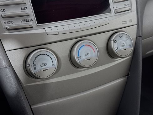 Used 2011 Toyota Camry LE w/ LE Extra-Value Pkg image 14