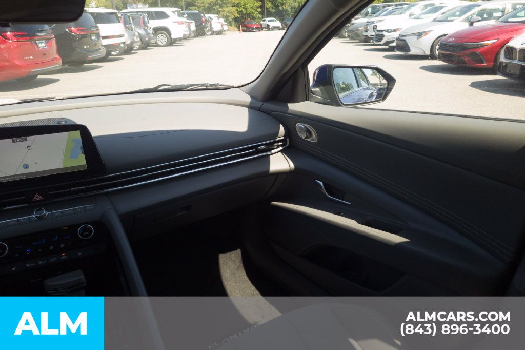 Certified 2025 Hyundai Elantra SEL FWD image 20