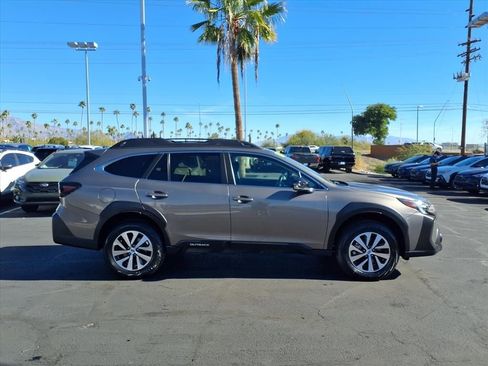 Used 2023 Subaru Outback Premium image 8