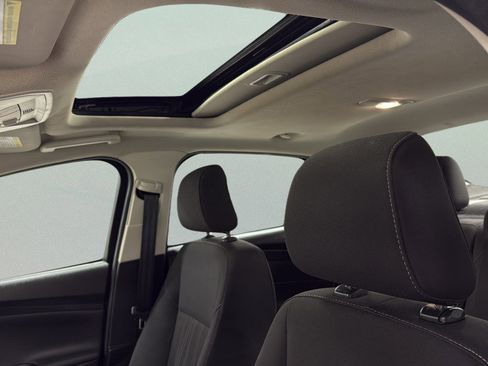 Used 2018 Ford Focus SEL image 20