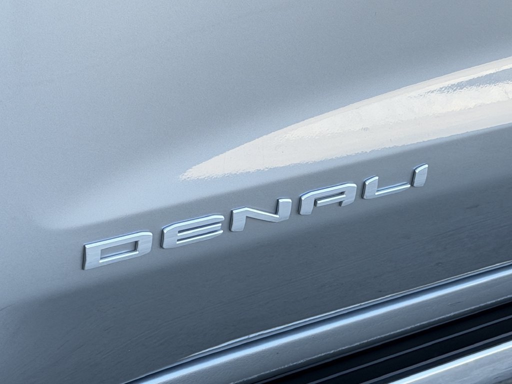Used 2025 GMC Sierra 1500 Denali w/ Denali Reserve Package AWD/4WD image 11