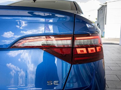 Used 2024 Volkswagen Jetta SE w/ Panoramic Sunroof Package FWD image 16