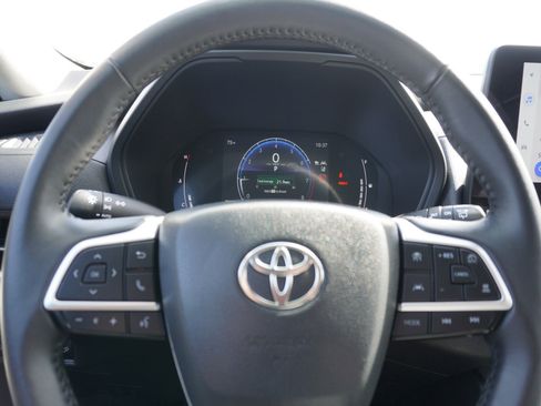 Used 2025 Toyota Grand Highlander LE image 29