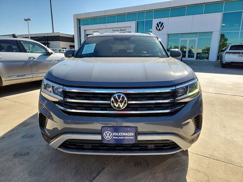 Used 2022 Volkswagen Atlas Cross Sport SE w/ Black Wheel Package image 2