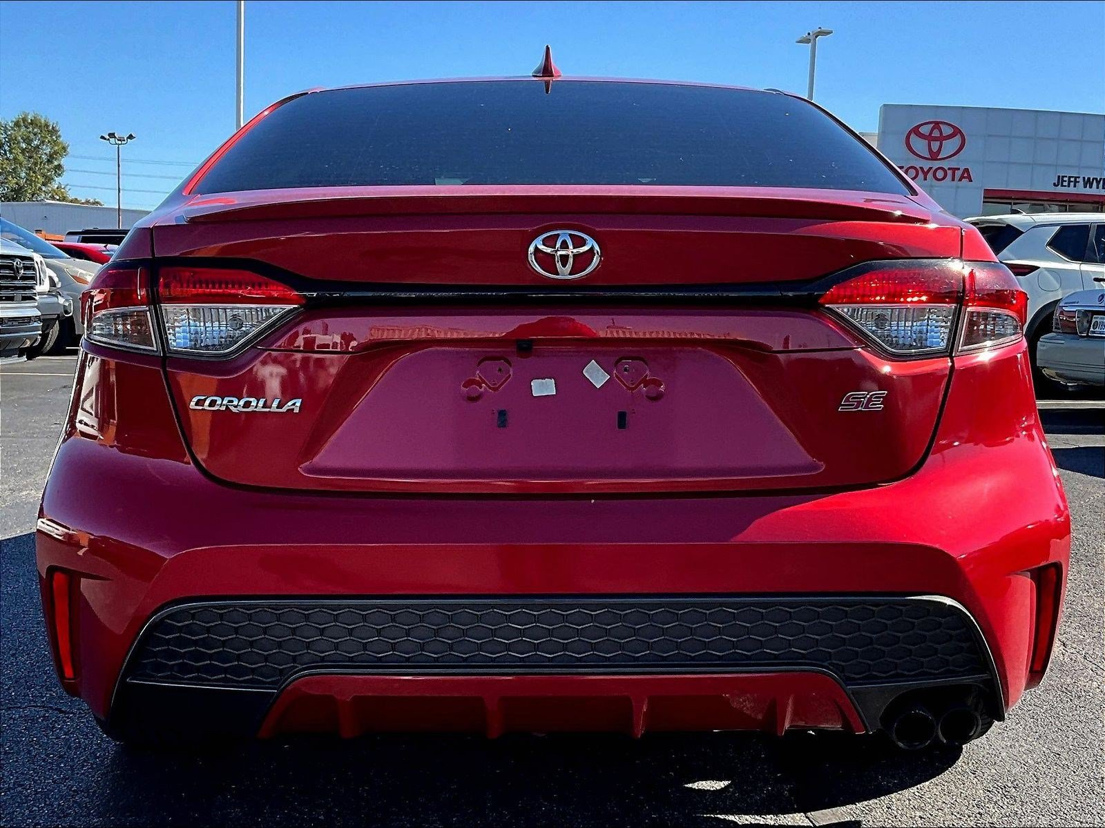 Used 2021 Toyota Corolla SE FWD image 5