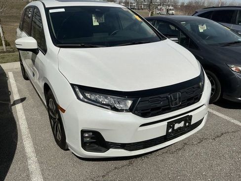 Used 2025 Honda Odyssey EX-L image 3