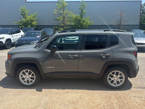 Used 2022 Jeep Renegade Sport w/ Sport Appearance Group AWD/4WD image 5