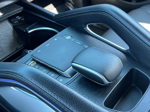 Used 2024 Mercedes-Benz GLE 350 4MATIC w/ AMG Line Exterior image 33