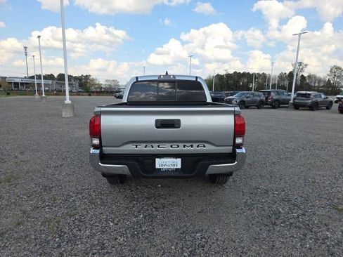 Used 2022 Toyota Tacoma SR5 w/ SR5 Appearance Package (SM) image 4