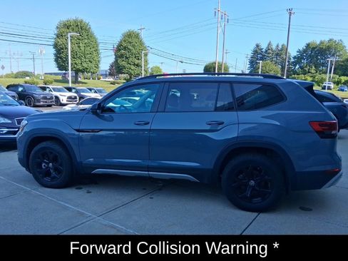 Used 2025 Volkswagen Atlas Peak Edition SE AWD/4WD image 6