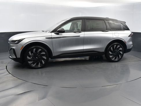 New 2026 Lincoln Nautilus Reserve w/ Jet Appearance Package image 5