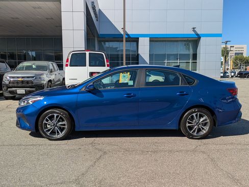 Used 2023 Kia Forte LXS image 8
