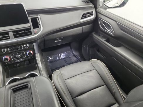 Used 2023 GMC Yukon XL SLT w/ SLT Luxury Package RWD image 16