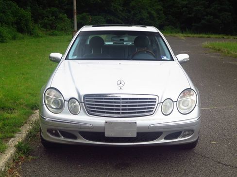 Used 2003 Mercedes-Benz E 320 Sedan image 31