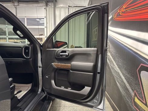Used 2019 Chevrolet Silverado 1500 High Country w/ High Country Premium Package AWD/4WD image 31