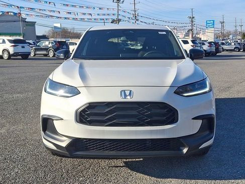 Certified 2025 Honda HR-V Sport image 2