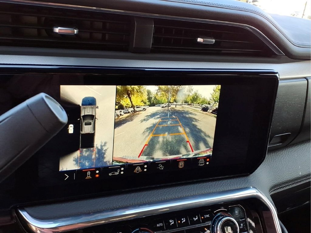 Used 2025 GMC Sierra 2500 Denali w/ Denali Reserve Package AWD/4WD image 5