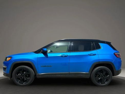 Used 2018 Jeep Compass Latitude w/ Popular Equipment Group AWD/4WD image 8