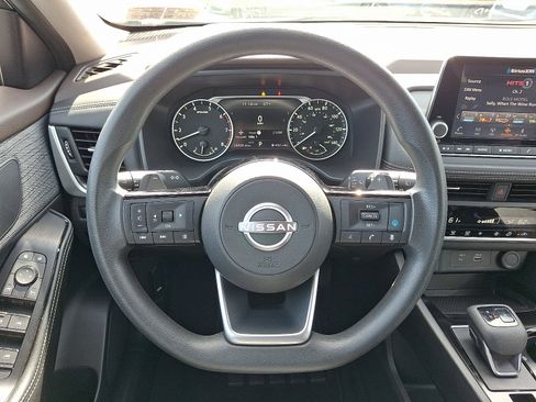 Certified 2023 Nissan Rogue SV image 22