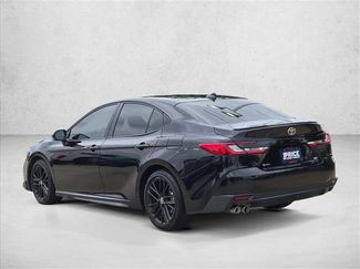Used 2025 Toyota Camry SE w/ Convenience Package FWD video 3
