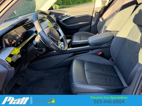 Used 2021 Audi e-tron Premium w/ Convenience Plus Package image 21