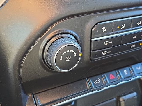 Used 2019 Chevrolet Silverado 1500 Custom w/ Custom Value Package image 27