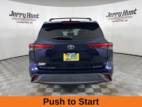 Used 2021 Toyota Highlander XLE image 7