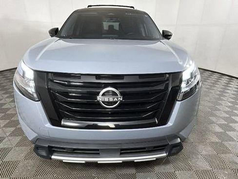 Used 2024 Nissan Pathfinder SL w/ SL Premium Package AWD/4WD image 8