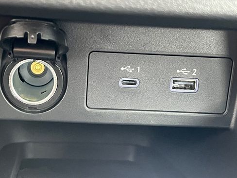 New 2025 Nissan Versa SR FWD image 7
