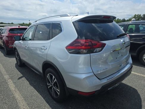 Used 2020 Nissan Rogue SV w/ Premium Package AWD/4WD image 4