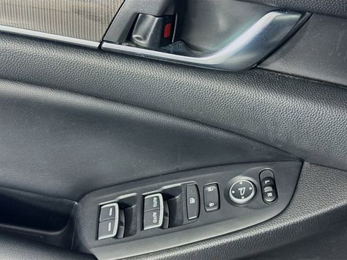 Used 2018 Honda Accord Sport image 20