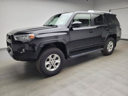Used 2018 Toyota 4Runner SR5 AWD/4WD image 2