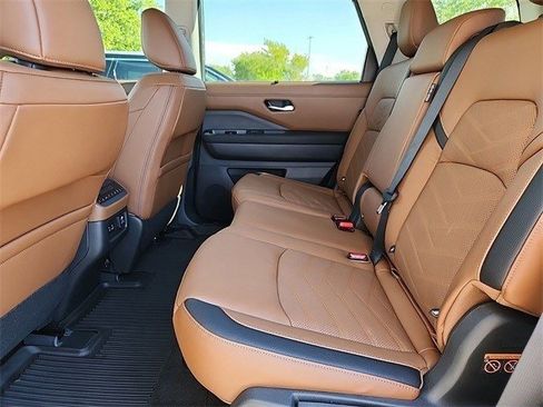 New 2025 Nissan Pathfinder Platinum w/ Cargo Package image 9