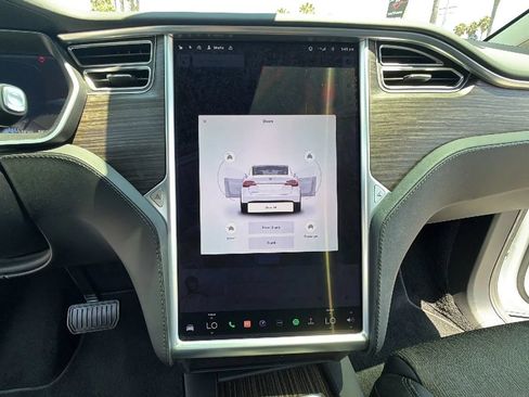 Used 2017 Tesla Model X 75D AWD/4WD image 19