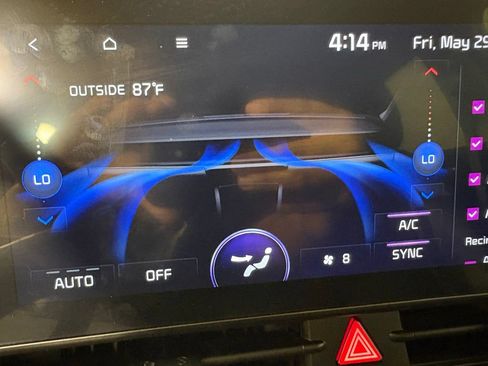 Used 2024 Kia Sportage EX FWD image 30