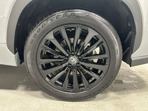 Used 2025 Toyota Highlander XSE image 71