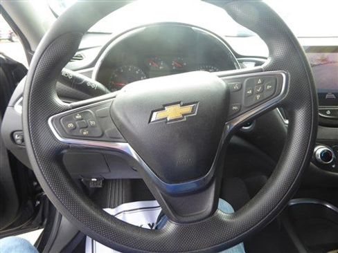 Used 2019 Chevrolet Malibu LT image 14