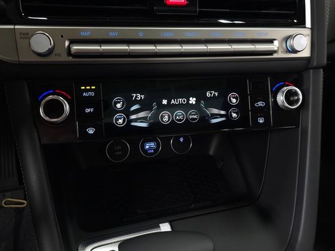 Used 2026 Genesis G70 2.5T Prestige image 25