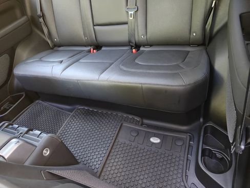 Used 2023 Land Rover Defender 90 SE AWD/4WD image 27