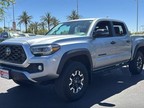 Used 2023 Toyota Tacoma TRD Off-Road w/ TRD Premium Off Road Package image 3