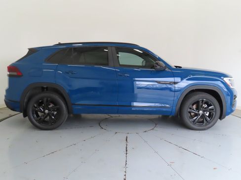 New 2026 Volkswagen Atlas Cross Sport SEL R-Line AWD/4WD image 2