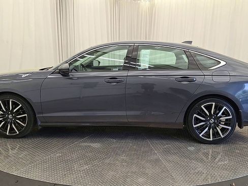 Used 2023 Honda Accord Touring image 8