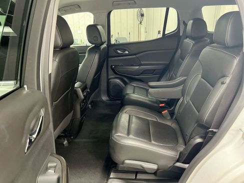 Used 2023 GMC Acadia SLT AWD/4WD image 17