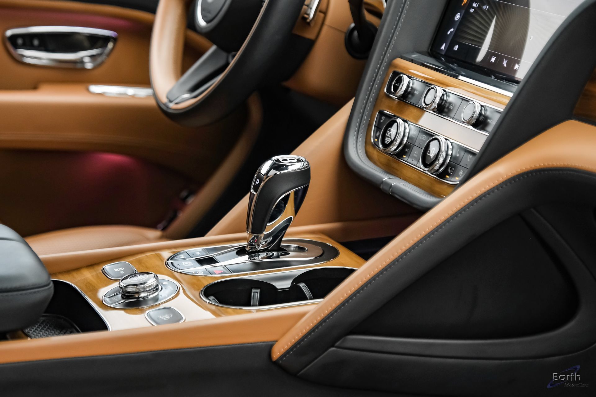 Used 2023 Bentley Bentayga Extended Wheelbase AWD/4WD image 49
