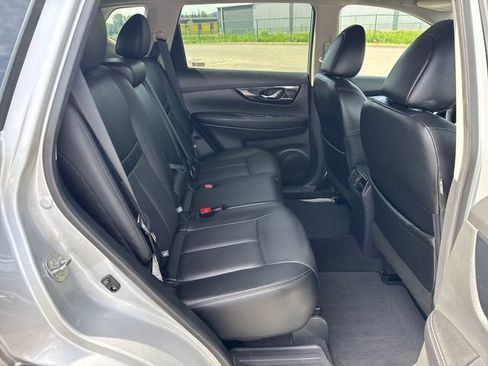 Used 2019 Nissan Rogue SL w/ Premium Package AWD/4WD image 10